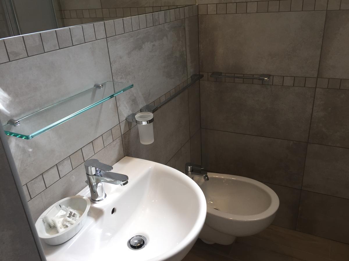 ריצ'יונה Hotel Monti מראה חיצוני תמונה