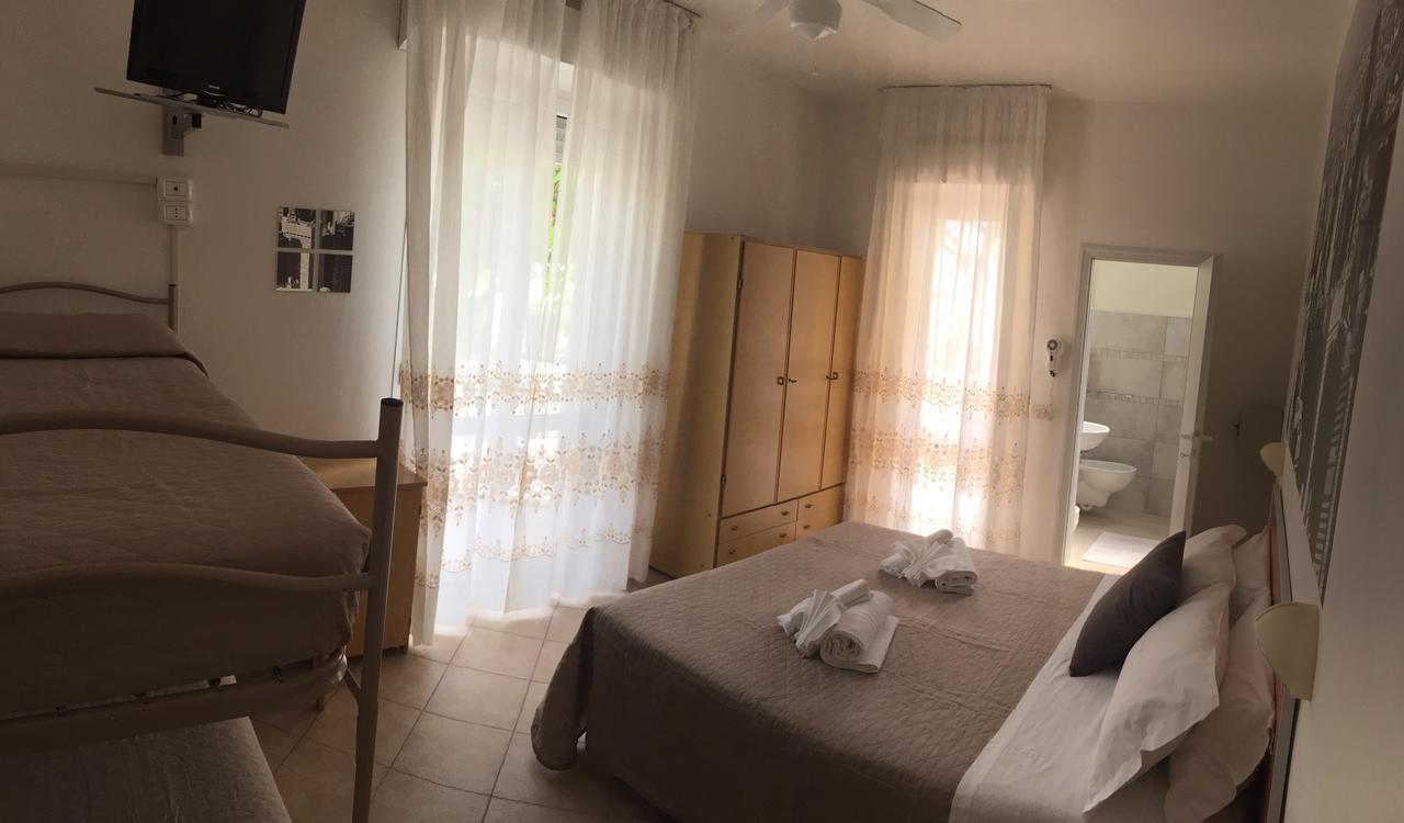 ריצ'יונה Hotel Monti מראה חיצוני תמונה