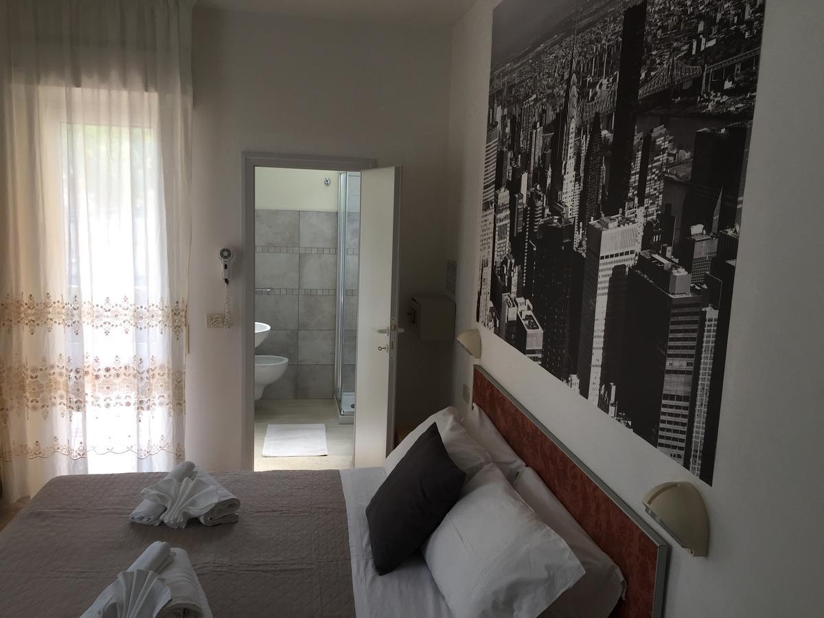ריצ'יונה Hotel Monti מראה חיצוני תמונה
