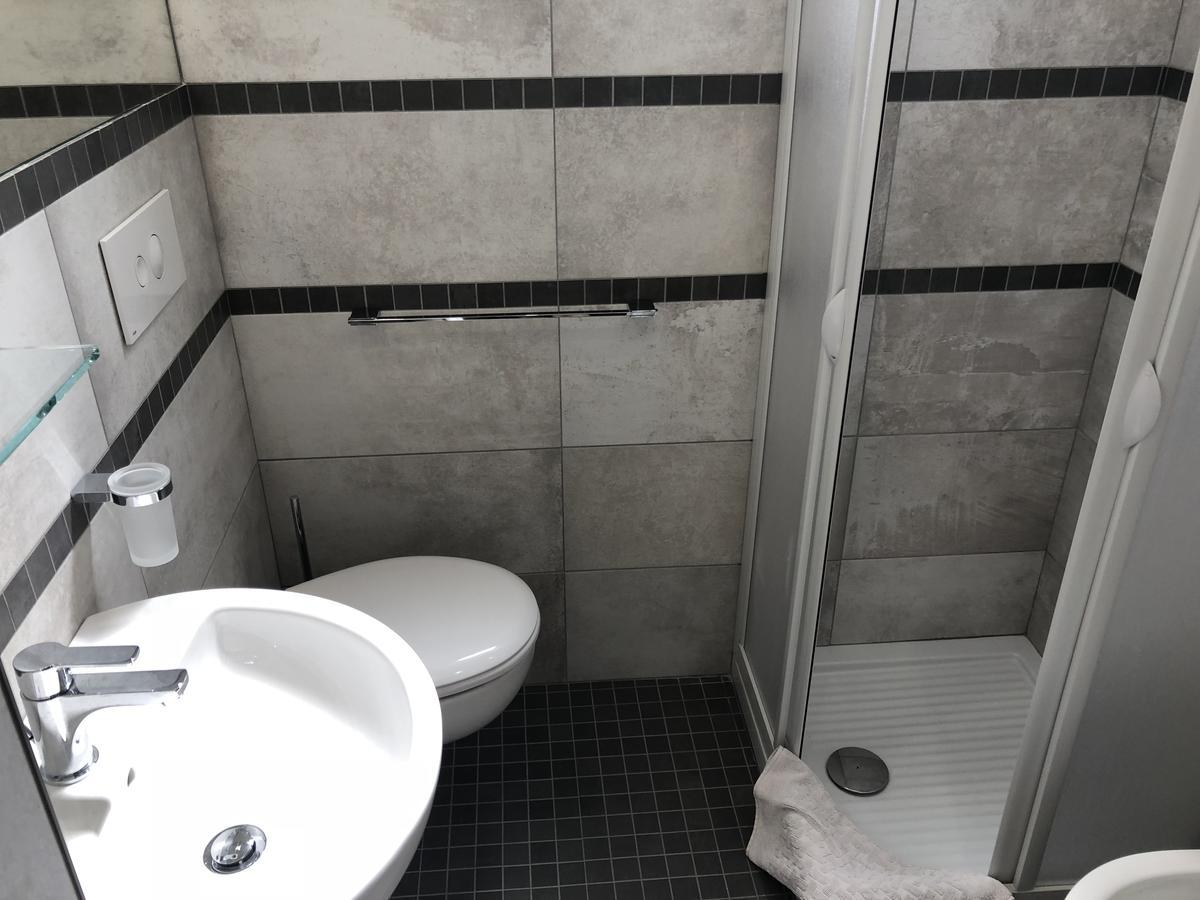 ריצ'יונה Hotel Monti מראה חיצוני תמונה