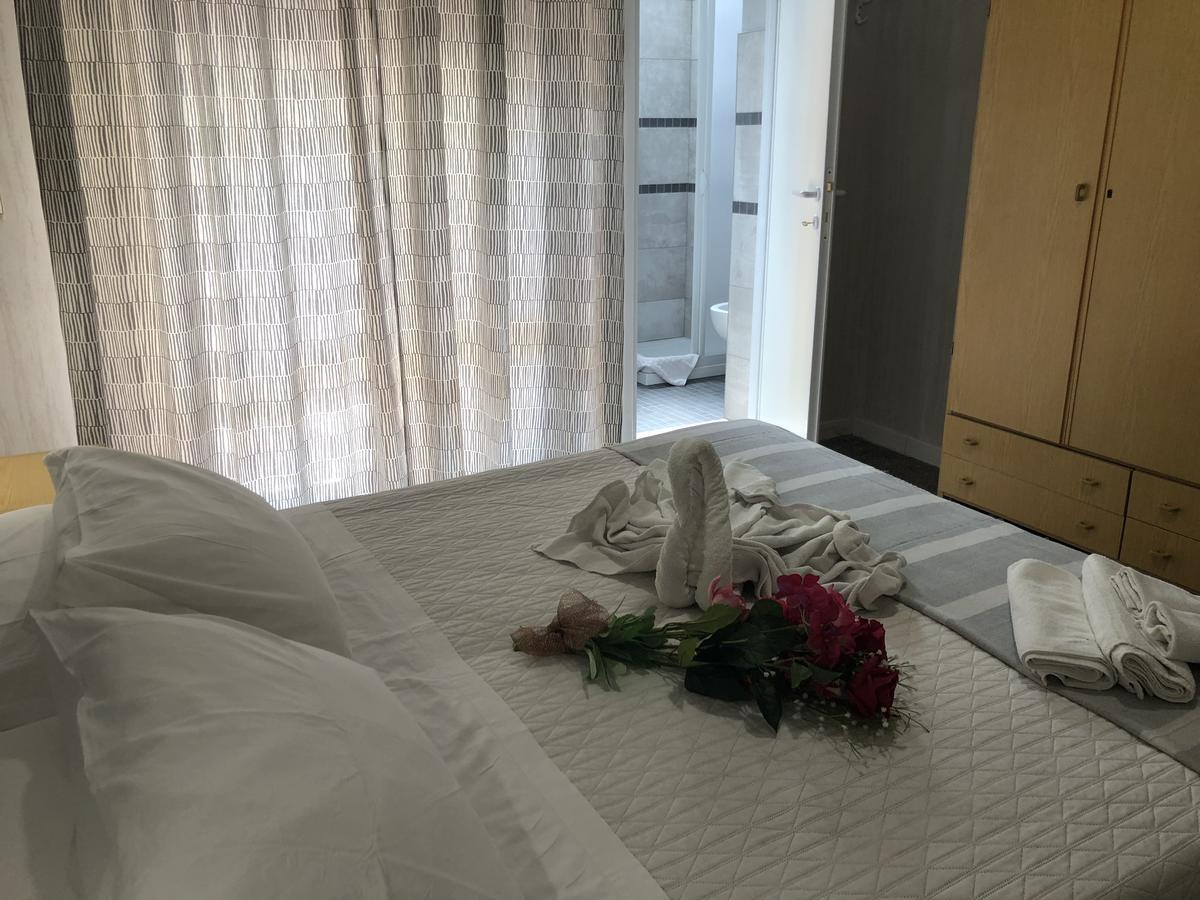 ריצ'יונה Hotel Monti מראה חיצוני תמונה