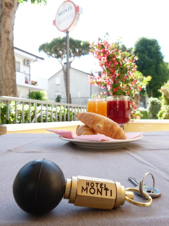 ריצ'יונה Hotel Monti מראה חיצוני תמונה