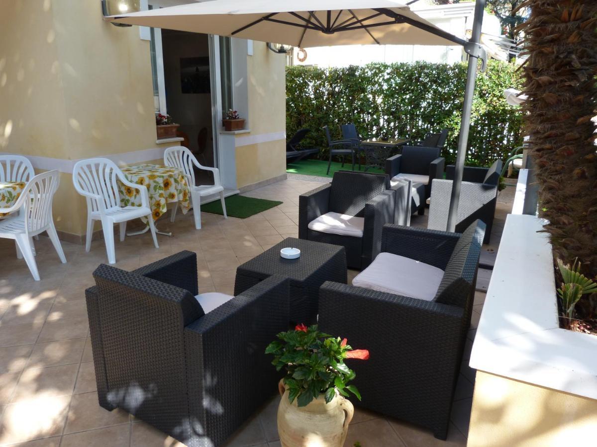ריצ'יונה Hotel Monti מראה חיצוני תמונה