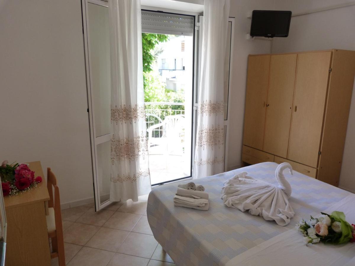 ריצ'יונה Hotel Monti מראה חיצוני תמונה