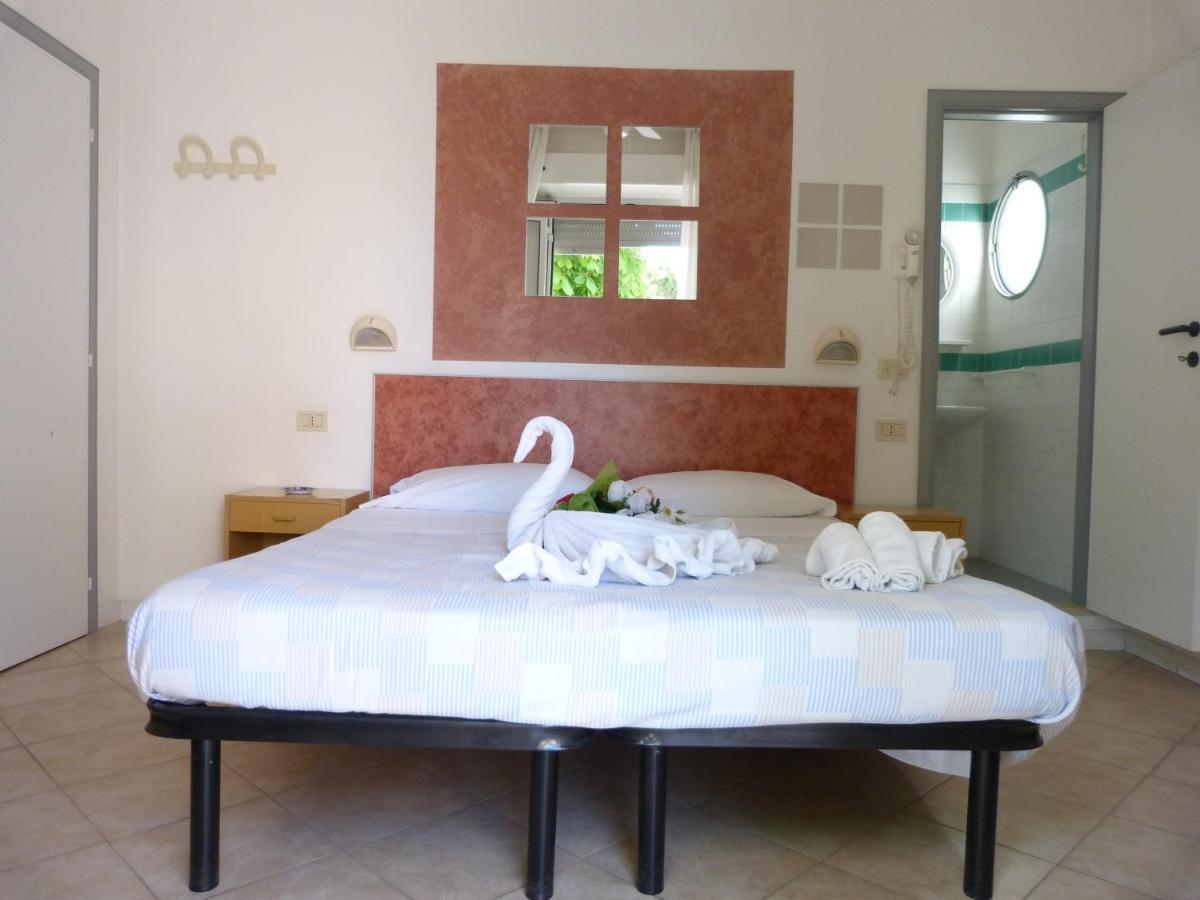 ריצ'יונה Hotel Monti מראה חיצוני תמונה